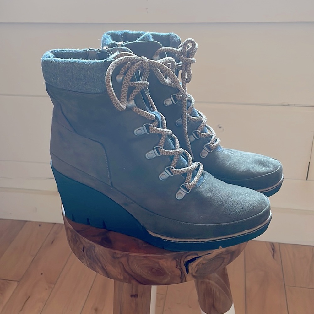 Dr Scholls wedge boot. Size 7.5